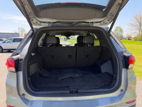 Used 2023 Chevrolet Equinox RS FWD image 24