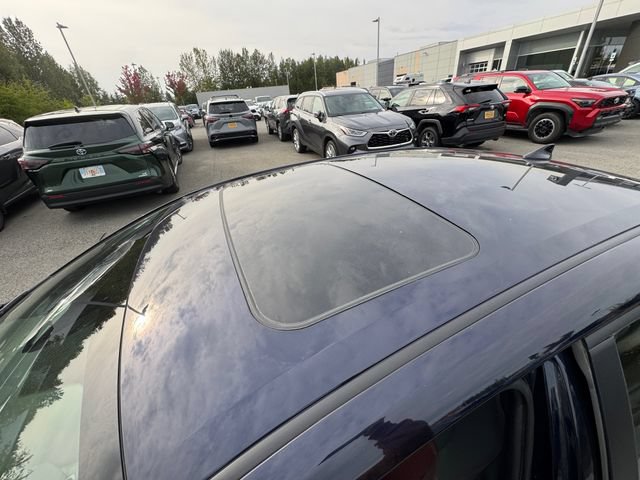 Used 2024 Toyota Corolla SE w/ SE Premium Package FWD image 12