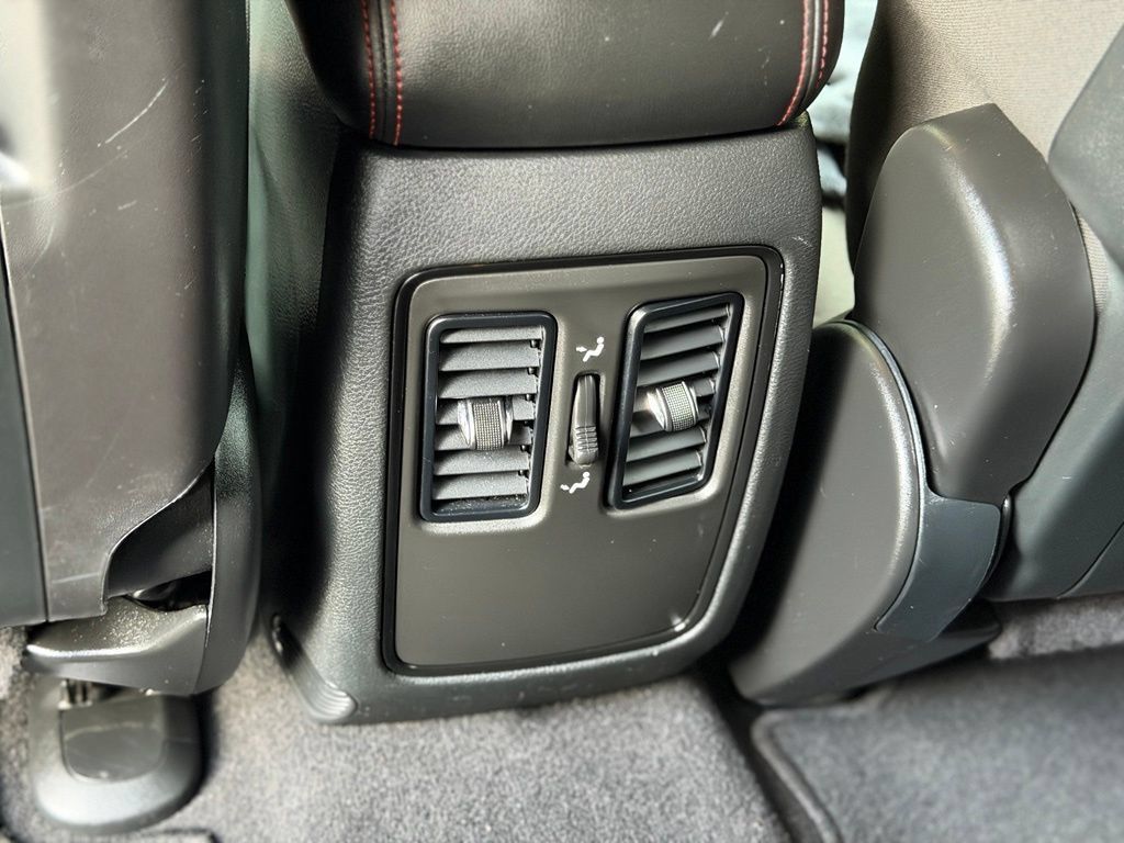 Used 2025 Dodge Durango GT AWD/4WD image 10