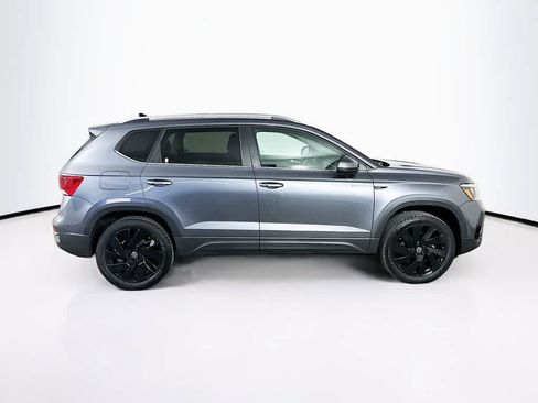 Used 2024 Volkswagen Taos SE w/ Panoramic Sunroof Package AWD/4WD image 26
