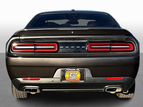 Used 2018 Dodge Challenger SXT image 4