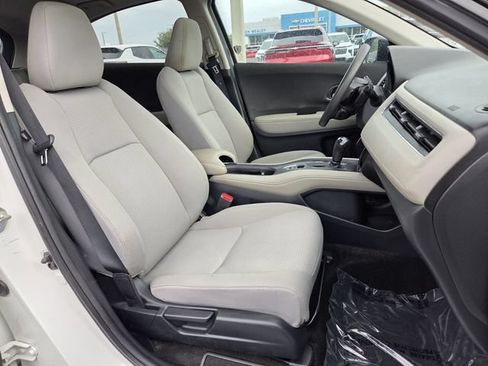 Used 2021 Honda HR-V EX image 16
