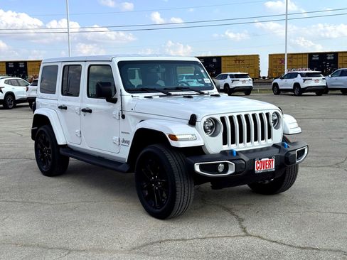 Used 2023 Jeep Wrangler Unlimited Sahara image 5
