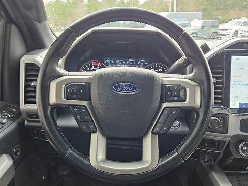 Used 2022 Ford F250 Lariat w/ Black Appearance Package image 15