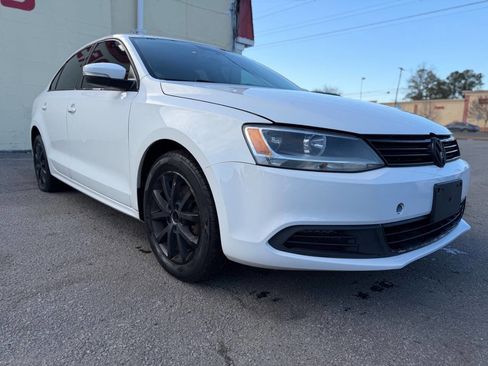 Used 2013 Volkswagen Jetta SE image 3