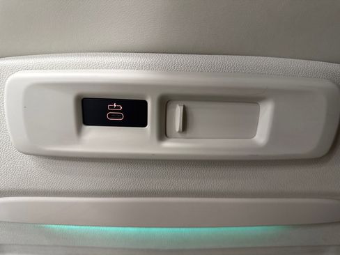 Used 2019 BMW X5 xDrive40i w/ M Sport Package image 41