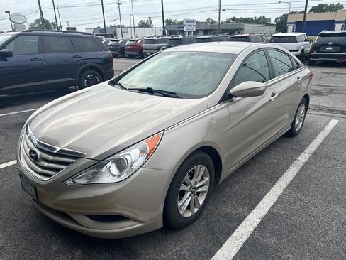 Used 2011 Hyundai Sonata GLS w/ Popular Equipment Pkg 2 FWD image 1