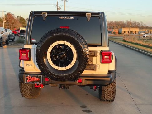 New 2025 Jeep Wrangler Unlimited Rubicon image 7