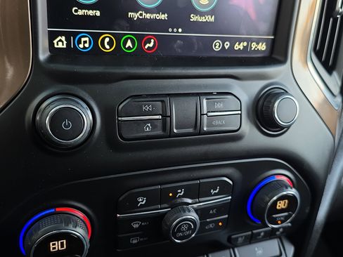 Used 2021 Chevrolet Silverado 1500 High Country w/ Technology Package image 24