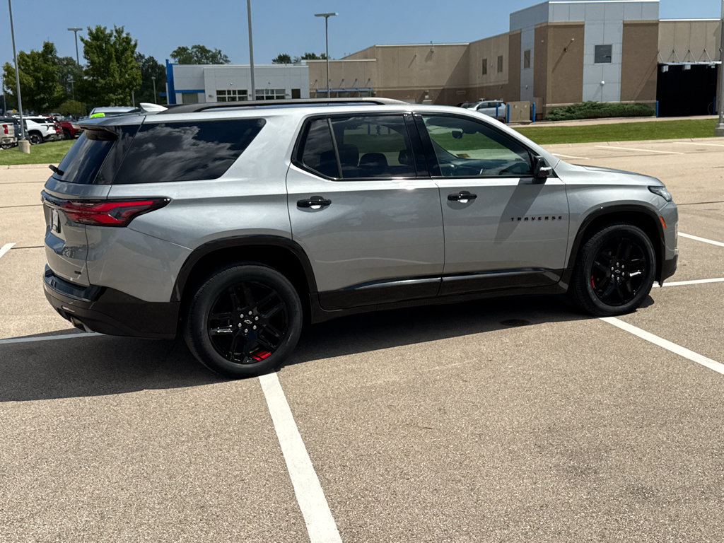 Used 2023 Chevrolet Traverse Premier w/ Redline Edition AWD/4WD image 8