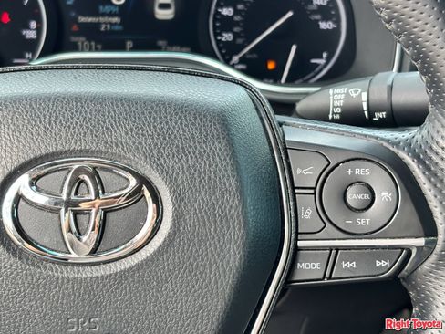 Used 2021 Toyota Avalon Limited FWD image 23