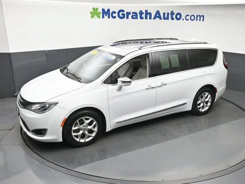 Used 2020 Chrysler Pacifica Limited FWD image 23
