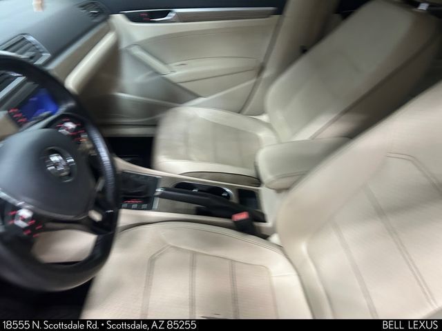 Used 2016 Volkswagen Passat 1.8T SE w/ Lighting Package (P06) FWD image 18