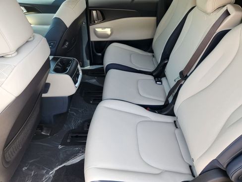 New 2026 Kia Carnival SX FWD image 22