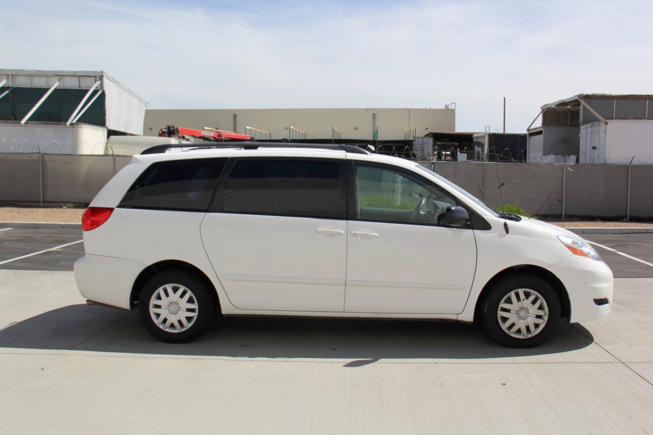 Used 2007 Toyota Sienna CE FWD image 4