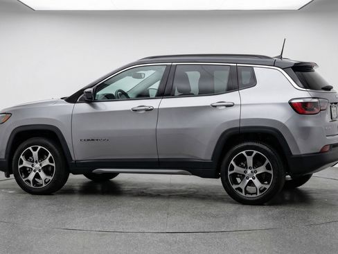 Used 2025 Jeep Compass Limited image 5