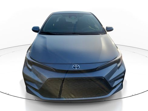 Used 2024 Toyota Corolla SE FWD image 2