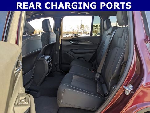 New 2025 Jeep Grand Cherokee Laredo image 14