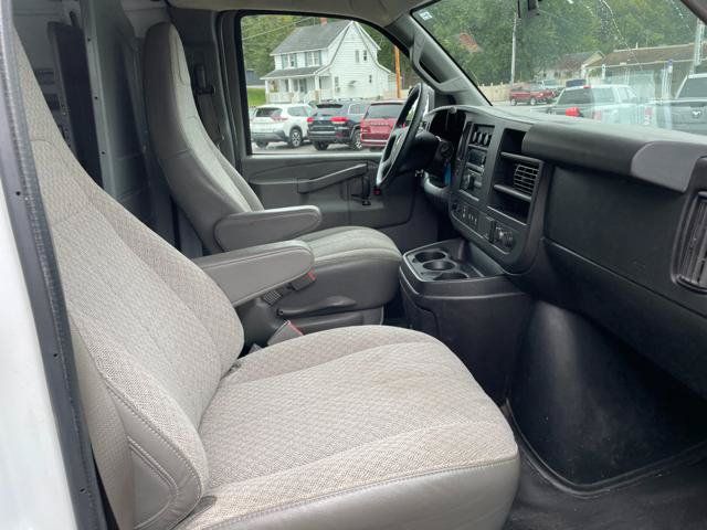 Used 2017 Chevrolet Express 2500 RWD image 27
