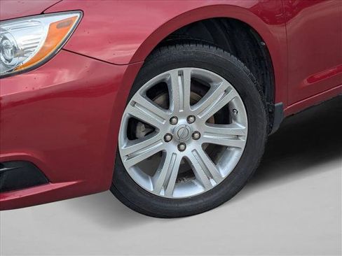 Used 2012 Chrysler 200 Touring image 20