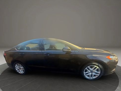 Used 2014 Ford Fusion SE image 4