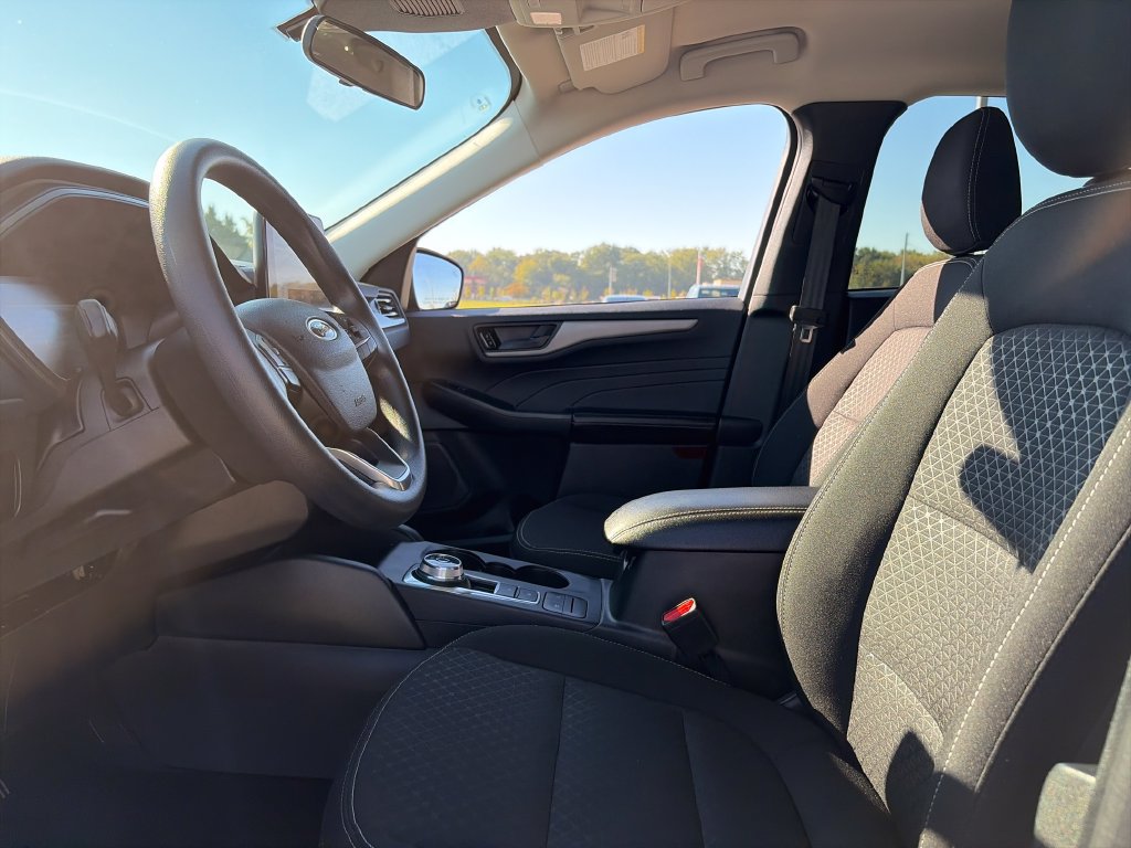 Used 2025 Ford Escape Active AWD/4WD image 15