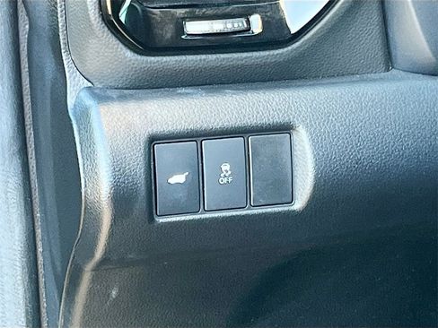 Used 2025 Honda Pilot EX-L image 10