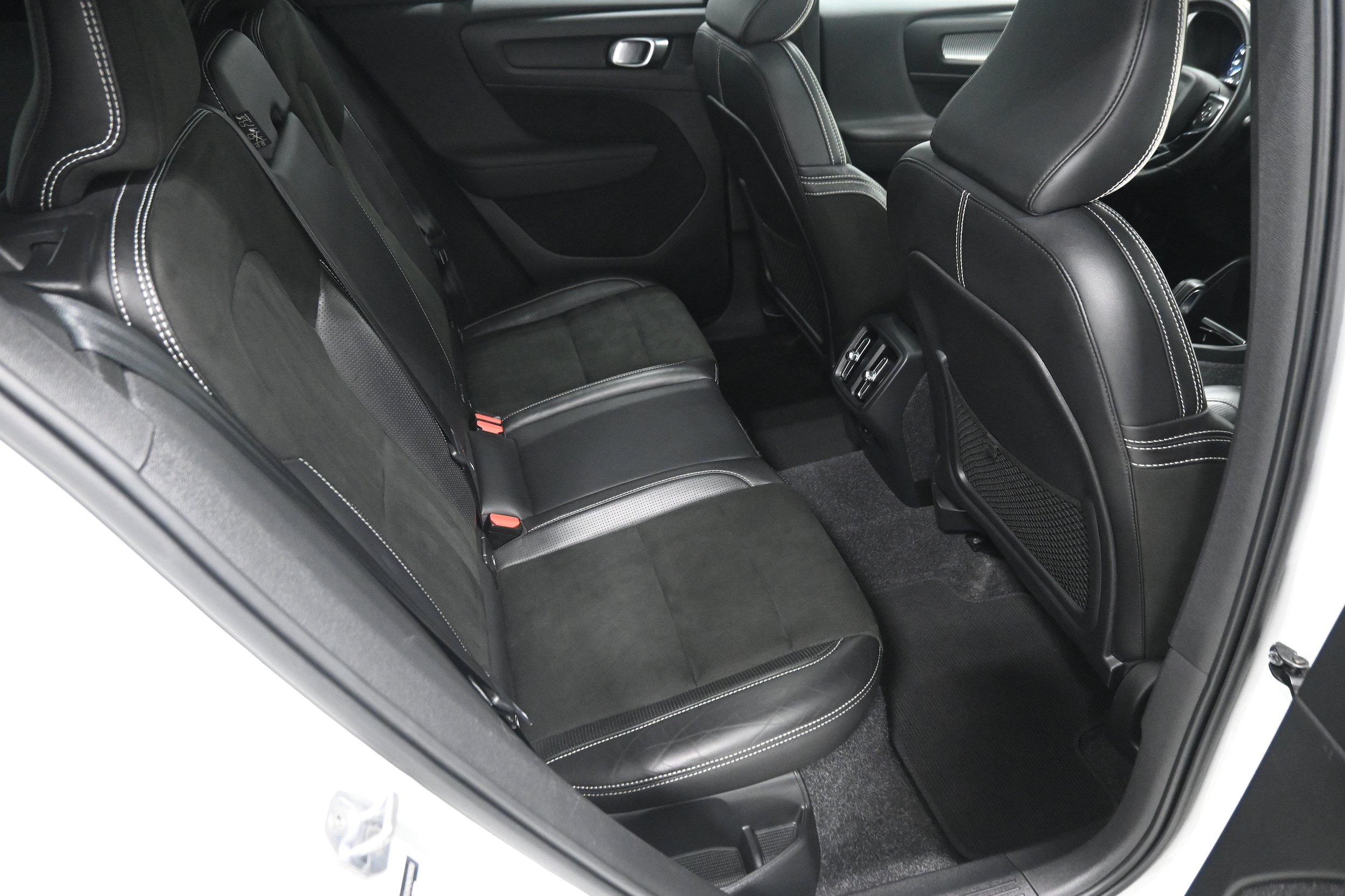Used 2021 Volvo XC40 T5 R-Design w/ Protection Package Premier AWD/4WD image 31