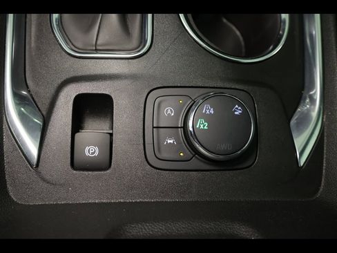 Used 2023 Chevrolet Traverse LT w/ Midnight/Sport Edition image 11