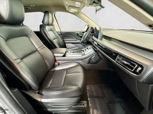 Used 2024 Lincoln Aviator AWD image 27