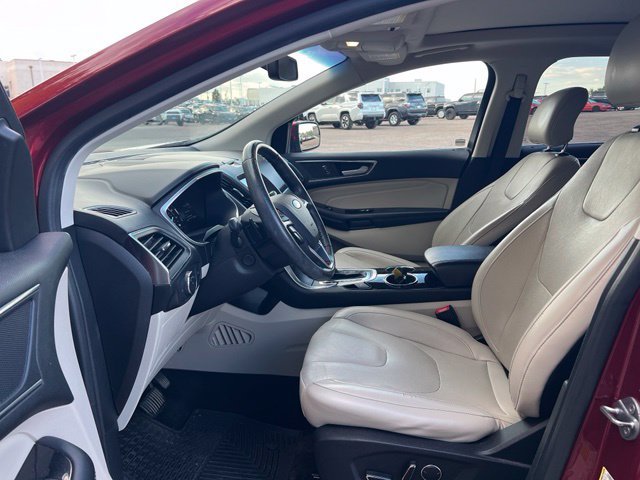 Used 2018 Ford Edge Titanium w/ Equipment Group 301A AWD/4WD image 29