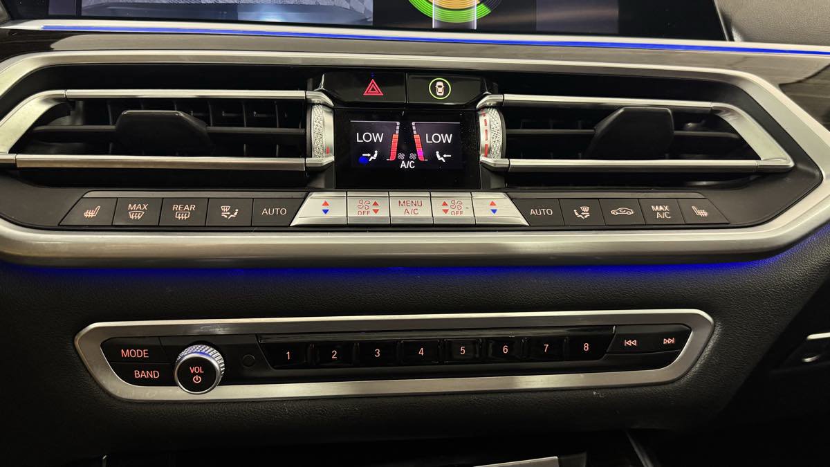 Used 2020 BMW X7 xDrive40i w/ Cold Weather Package AWD/4WD image 29