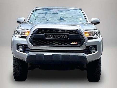 Used 2021 Toyota Tacoma SR5 RWD image 3