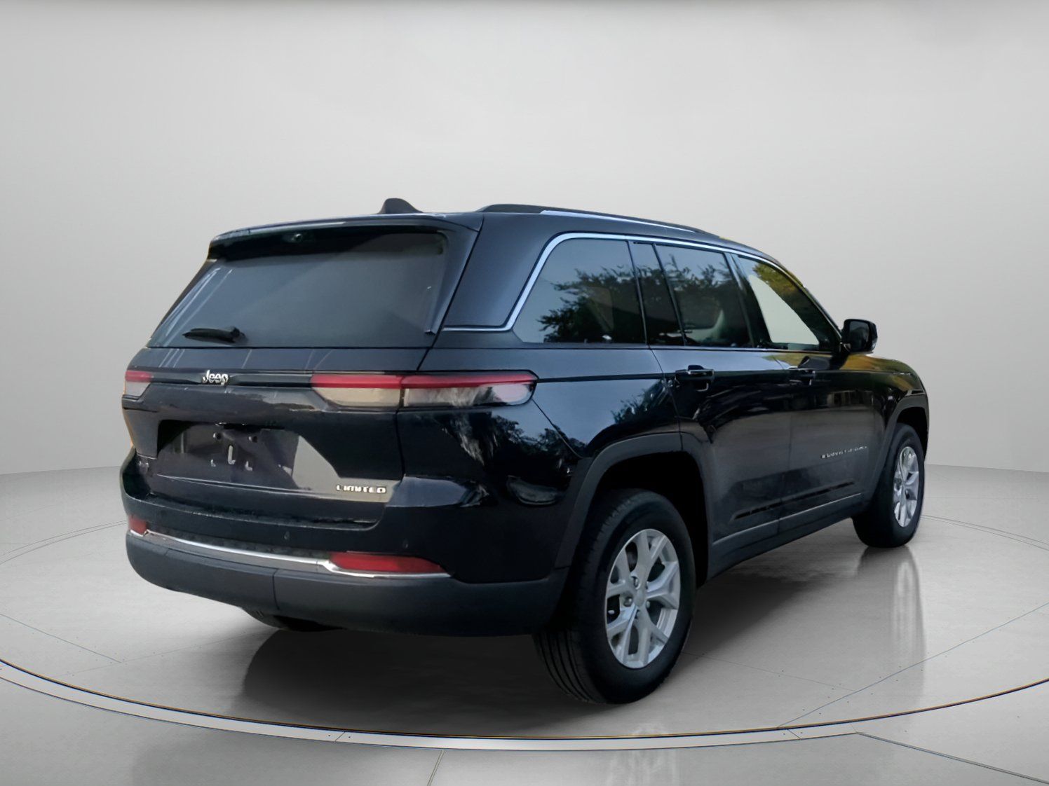 Used 2023 Jeep Grand Cherokee Limited w/ Luxury Tech Group II AWD/4WD image 27
