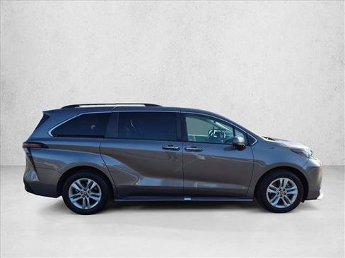 Certified 2023 Toyota Sienna XLE w/ XLE Plus Package FWD image 4