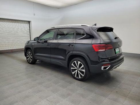 Used 2024 Volkswagen Taos SE FWD image 3