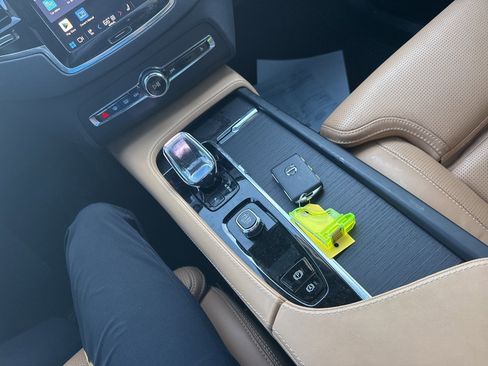 Certified 2023 Volvo XC90 B6 Ultimate image 29