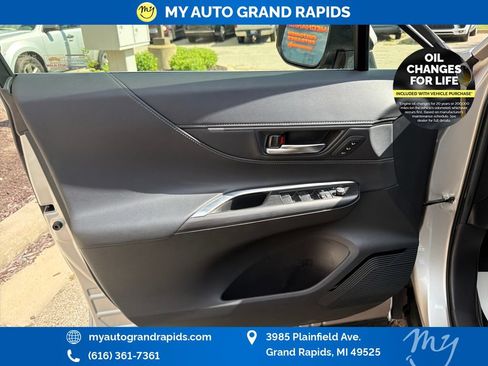Used 2021 Toyota Venza Limited w/ Advanced Technology Package AWD/4WD image 10