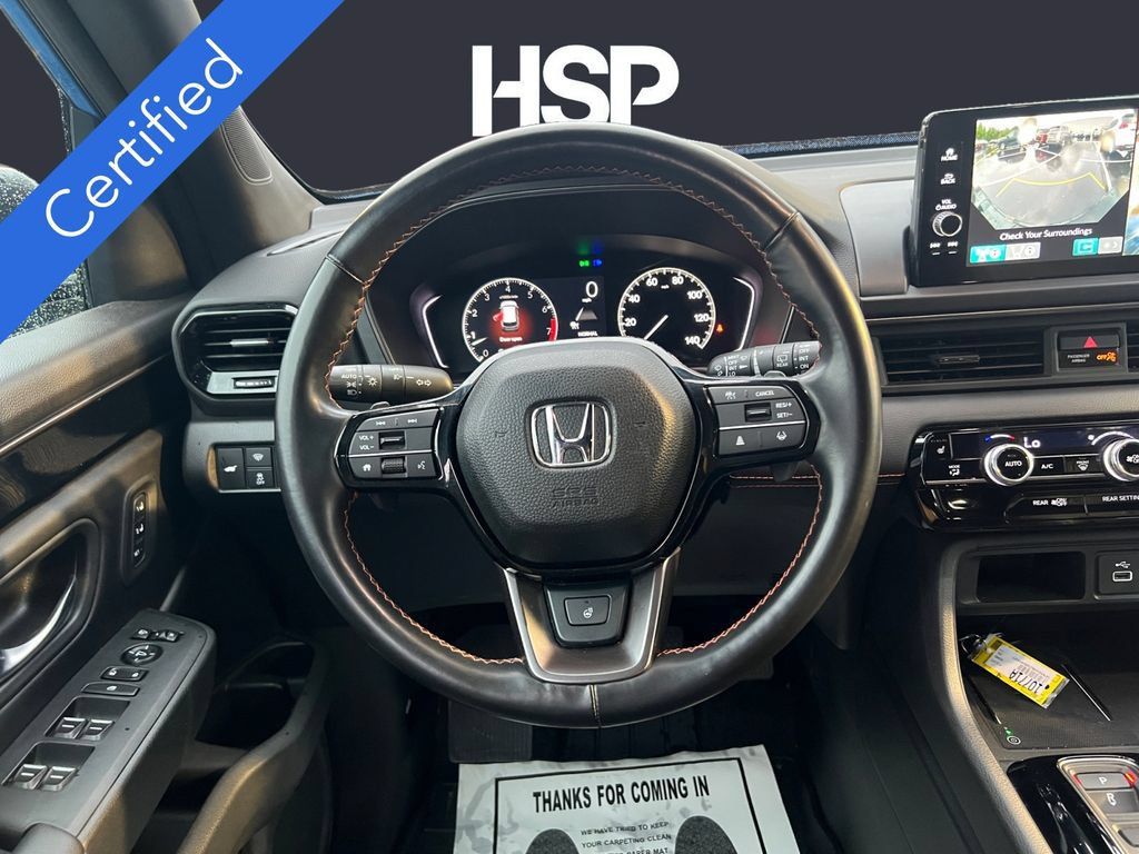 Used 2025 Honda Pilot TrailSport image 12