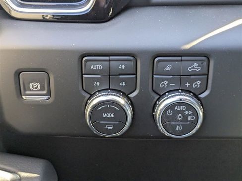 New 2026 GMC Sierra 3500 Denali w/ Denali Reserve Package image 24