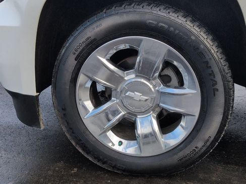 Used 2019 Chevrolet Suburban Premier image 13