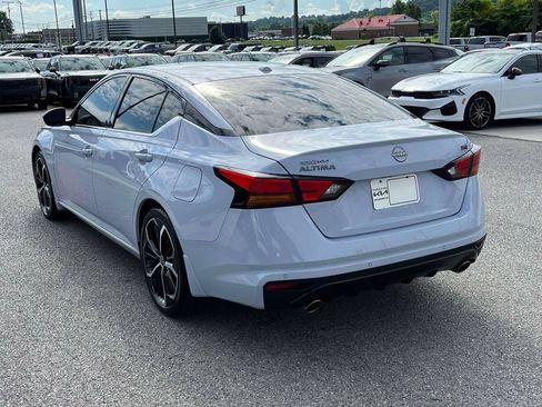 Used 2024 Nissan Altima 2.5 SR w/ SR Premium Package FWD image 28