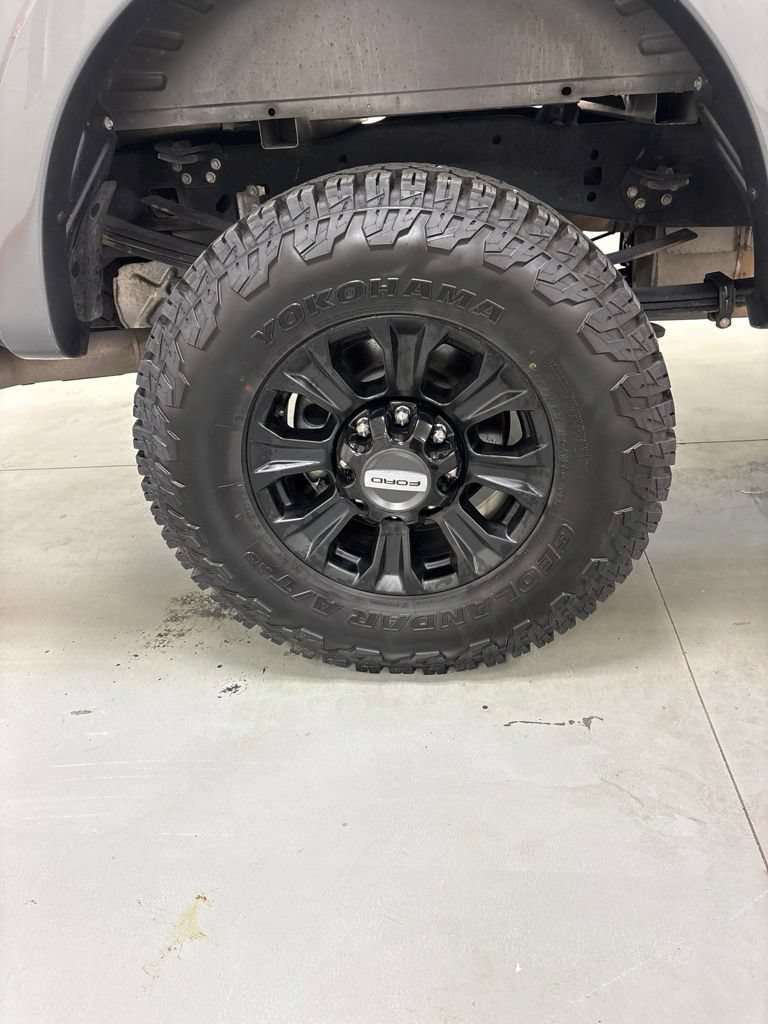 Used 2022 Ford F250 Lariat w/ Tremor Off-Road Package AWD/4WD image 28