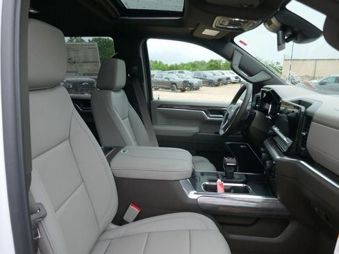 New 2026 Chevrolet Silverado 1500 LTZ w/ LTZ Premium Package AWD/4WD image 13