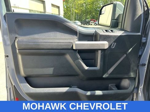 Used 2019 Ford F150 XLT w/ Equipment Group 302A Luxury AWD/4WD image 22