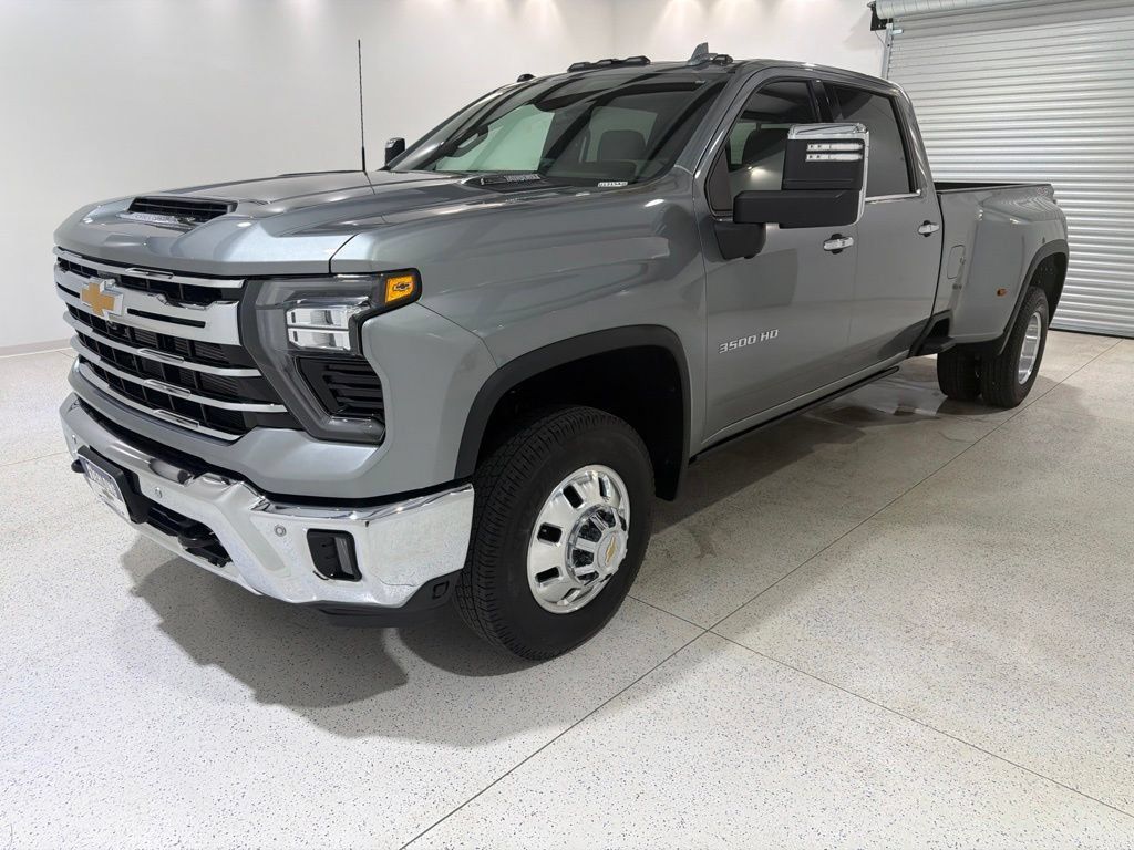 Used 2025 Chevrolet Silverado 3500 LTZ w/ LTZ Plus Package AWD/4WD image 1