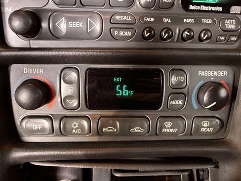 Used 2001 Chevrolet Corvette Convertible w/ Preferred Equipment Group2 image 20