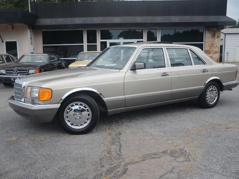 Used 1988 Mercedes-Benz 420 SEL image 1