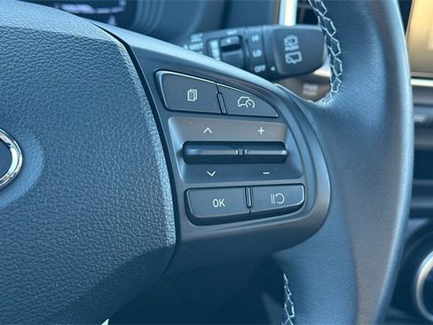 Used 2024 Hyundai Venue SEL image 28