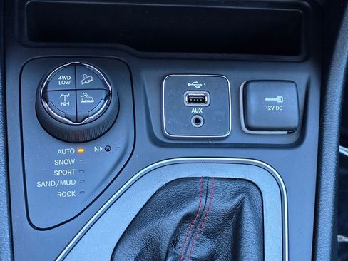 Used 2022 Jeep Cherokee Trailhawk w/ Trailer Tow Group image 36